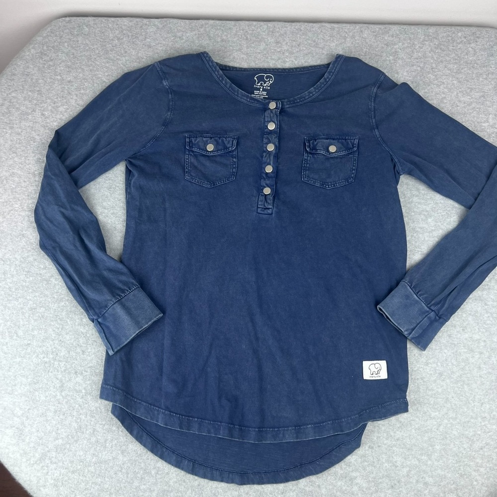 Ivory Ella Long Sleeve Henley Button Pockets Distressed Blue Women SMALL